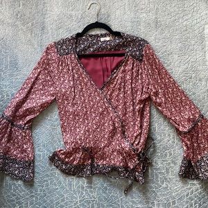 LIKE NEW Faherty wrap top SIZE M